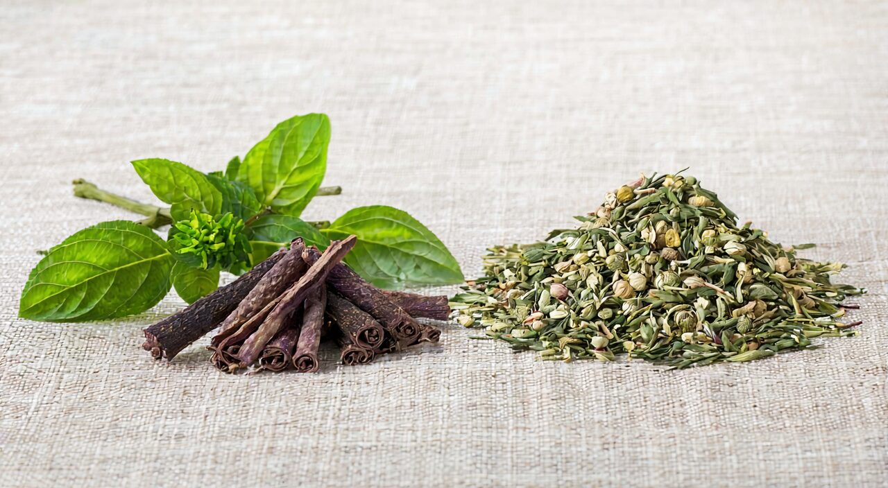 Comparison display of the three tonifying herbs and the three dispersing herbs