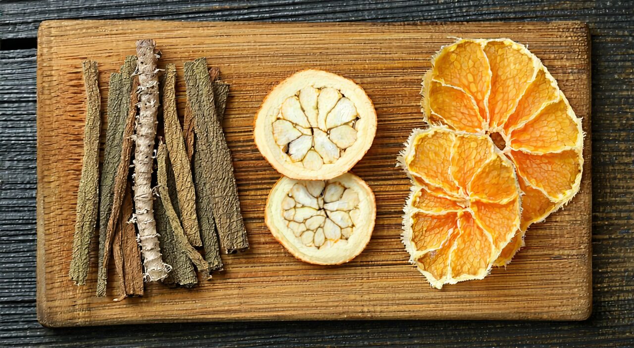 Display of traditional herbs oriented toward moving qi and transforming dampness