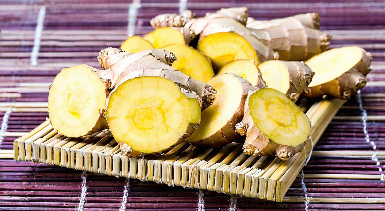 Fresh ginger slices showing the medicinal part